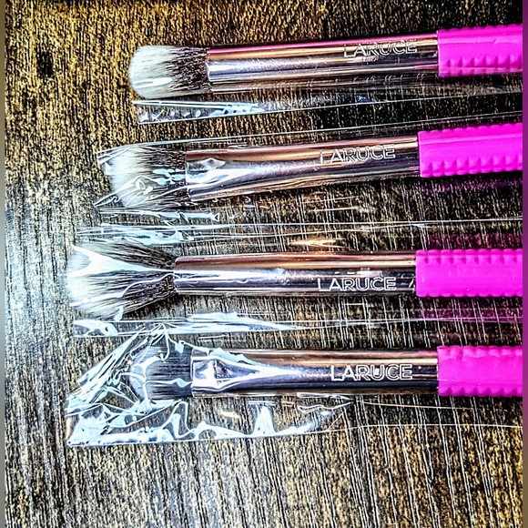 LARUCE BEAUTY Kayla 4-Piece Eye Makeup Brush Set - Picture 7 of 13